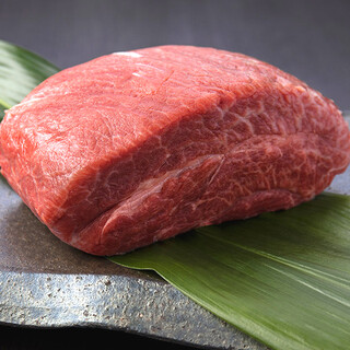 〈High quality carefully selected Kobe beef〉