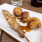 豊田屋 - やきとり 
      モモ つくね