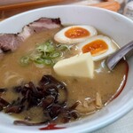 ラーメン寶龍 - 料理写真:とろ旨味噌ラーメン 1,000円(税込)。
トッピングバター 100円(税込)。