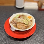 麺屋しずる - 料理写真:魚介醤油らーめん(ハーフ盛) 890円