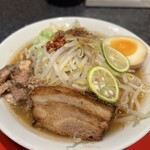 麺屋しずる - 魚介醤油らーめん(ハーフ盛) 890円