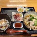 Itamaegokoro Kikuura - 2023年9月 丼セット　ご飯少なめと冷ラーメン