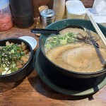 博多とんこつ 天神旗 - ラーメン　ヘタレ丼セット