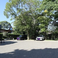 高宮庭園茶寮 - 駐車場台数少ないので、奥にチャペルなど
