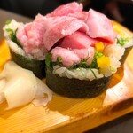 魚河岸本舗 ぴち天 - 本鮪の太巻き
トロトロトロトロ、トロ三昧！