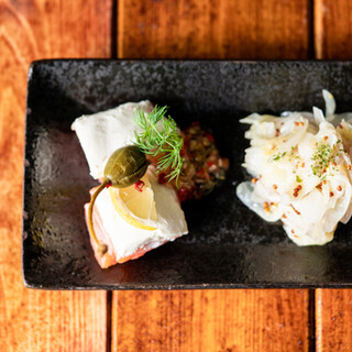 土日祝限定のランチコースあり。ワインと共に楽しむ穏やかな時間