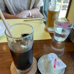 La Magica - ドリンクは夫婦共にアイスコーヒーを選択しました。アイスコーヒーがビザ、パスタに合うし、食後ではなく同時提供がお薦めみたいですよ。本当にそうでした。