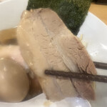 煮干らーめん 川むら - 何か、巨大な煮豚♪とても柔らかく甘い❣️