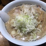 ラーメンの店 ホープ軒 - ネギをたっぷり投入しました　博多で食べたうどんWESTと同じシステム　ネギが高いからありがたい