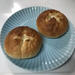 パンとツカイモノの店 松陰 - 塩バター100円
