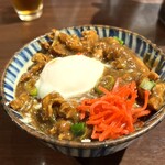 串粋 - ⚫︎ せせり鶏込玉丼