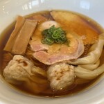 Aomori Chuu Ka Soba Oru Weizu - 地鶏と豚の醤油+ワンタン