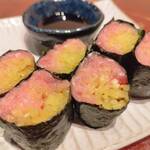 Numazu Creative to Jizake no Oishii Omise Otokomae Sakaba Yuu - マグロの旨味たっぷりトロたく