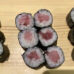 寿司・焼鳥・酒肴 すしの和 - 梅キュウ198、鉄火298、アジゴマ巻き298