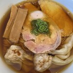 Aomori Chuu Ka Soba Oru Weizu - 地鶏と豚の醤油+ワンタン