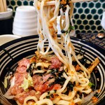 鮮魚鶏出汁麺 沢むら - ちらし麺 竹
            
            「よく混ぜで、お召し上がりください」と案内があったのに、
            美味しさから、部分絡めで食べ進んでしまい、
            混ぜ合わしましたが、時すでに遅し・・
            専用寿司酢が、濃くなりすぎに!