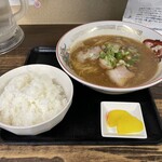 Shimashou - 中華そば
                ごはん