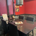 炭火焼肉うしまつ - 店内