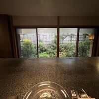 イチリン ハナレ - 中庭を見ながら
