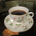 米屋別荘 - 食後のコーヒーはラウンジで