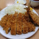 とんかつ山家 - ロースカツ定食に鯵フライ追加