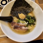 函館ブリ塩ラーメンと酒と肴 カモン - 函館ブリ塩ラーメン　850円