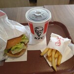 ケンタッキー フライドチキン - ランチA（チキンフィレバーガー，ポテト，ドリンク）
