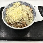 吉野家 - チーズ牛丼 並盛、588円