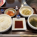 竹屋牛肉店 - セット。ご飯はおかわりできる！