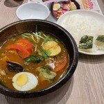 Kare Shokudou Kokoro - ムール貝のトマトスープカレー　990円