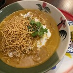 2階のタイ料理屋 コップン天満 - カオソーイ(ココナッツカラー麺)