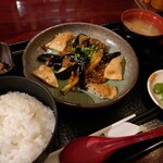 ニユートーキヨー 庄屋 - 今回のオーダーは麻婆茄子 棒餃子付き