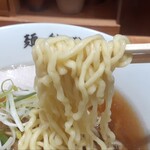 麺絆英 - 自家製中太縮れ麺！