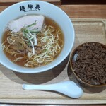 Memban Hide - 朝ラー煮干し(900円也) 煮干しが高騰しているらしく、朝ラーでは結構強気な設定でした‥