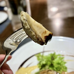 キャトルラパン - メカジキのソテーと鮑の低温調理 鮑リフト