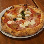 イルフォルノドーロ - サラミとハムのピザ（正式名称は失念しました）