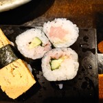 千代寿司 - 巻物の海苔は炙られてはなかったみたい
だけどかっぱ巻の梅肉入ってるのはより美味しく感じる