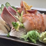 市場食堂 - おまかせ刺身定食　1,200円(2023年9月）