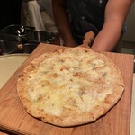 ザ ピッツァバー ON 38TH - 