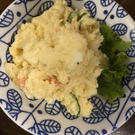 立川やきとん - 最初にポテサラ