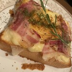 バー リーファー - クロックマダム¥800 注文が入ってからホワイトソースを作るそう（圧巻の手際の良さ）