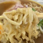 まるご食堂 - 煮干しスープカレーラーメン　中辛＆太麺