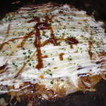 Okonomiyaki Warai - たっぷりのチーズトッピングとろ～り