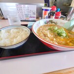 黄金 - 2023年9月　やや横から