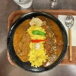 MAMEUSAGI - 左右反転ですが右チキンのスパイス薬膳カレー＆左ラムカレー