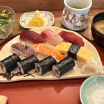 のんき寿司 - 握りランチ 1300円。