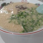 長浜ラーメン 一心亭 - 遠くの手前から♪