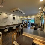 Cafe 豆うさぎ - 店内は比較的シックな感じ