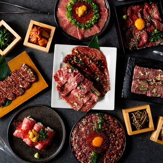 Our signature courses include `` Sukiyaki don'' and ``Yokohama-originated meat hot pot.''