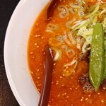 担々麺屋 - 辛そうなスープ✨